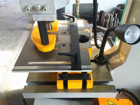 Lavoratore d'acciaio del ferro di Q35Y 120T, perforazione di 220V 450V e macchina idrauliche del taglio