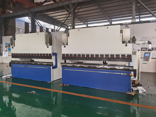 linea di produzione in tandem di palo di iluminazione pubblica del freno della stampa di 4mm 6000mm