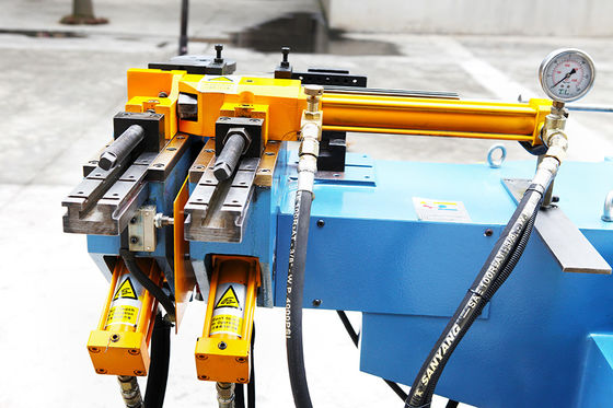 Macchina piegatubi 5.5kw 12MPa di profilo 114 di NC della metropolitana di alluminio del tubo