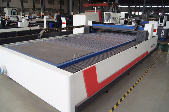 punzonatrice 1000w della metropolitana del quadrato della tagliatrice del tubo del laser di CNC di 380mm/RAYCUS