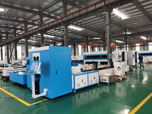 il CNC della metropolitana di 6m ha tagliato il raffreddamento ad acqua del generatore 1500W 7P del laser della macchina
